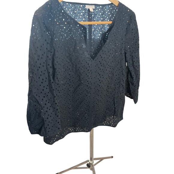 Talbots Petite Black Eyelet Embroidered Three-Quarter Sleeve Deep-V Blouse SZ M - Picture 3 of 7
